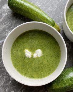 Sopa verde con jocoque