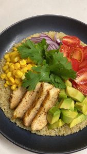 Bowl mexicano de quinoa con pollo